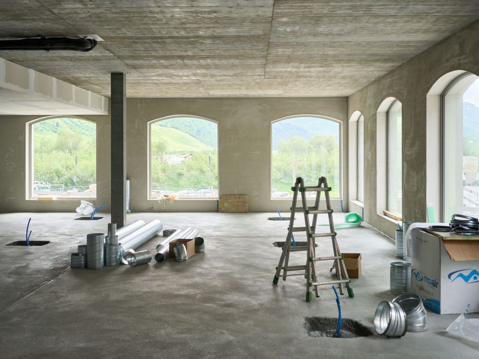 Raum am Ende der Bauarbeiten, vor der Reinigung